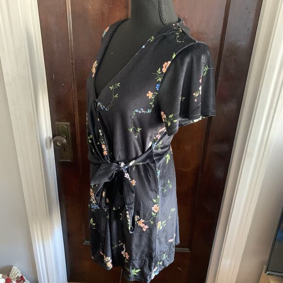 Urban Outfitters Women's Black Floral Wrap Midi Dress - Size S - Picture 4 of 9